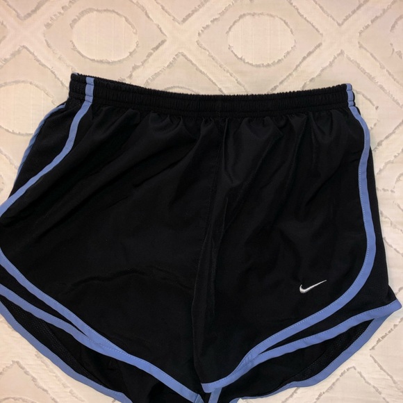 Nike shorts - Picture 4 of 6